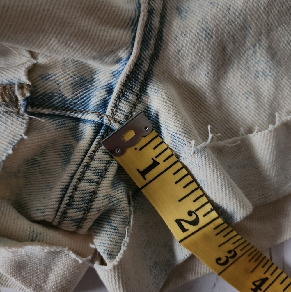 Pacsun Mom Distressed Denim  Shorts Size 25 - Picture 13 of 14